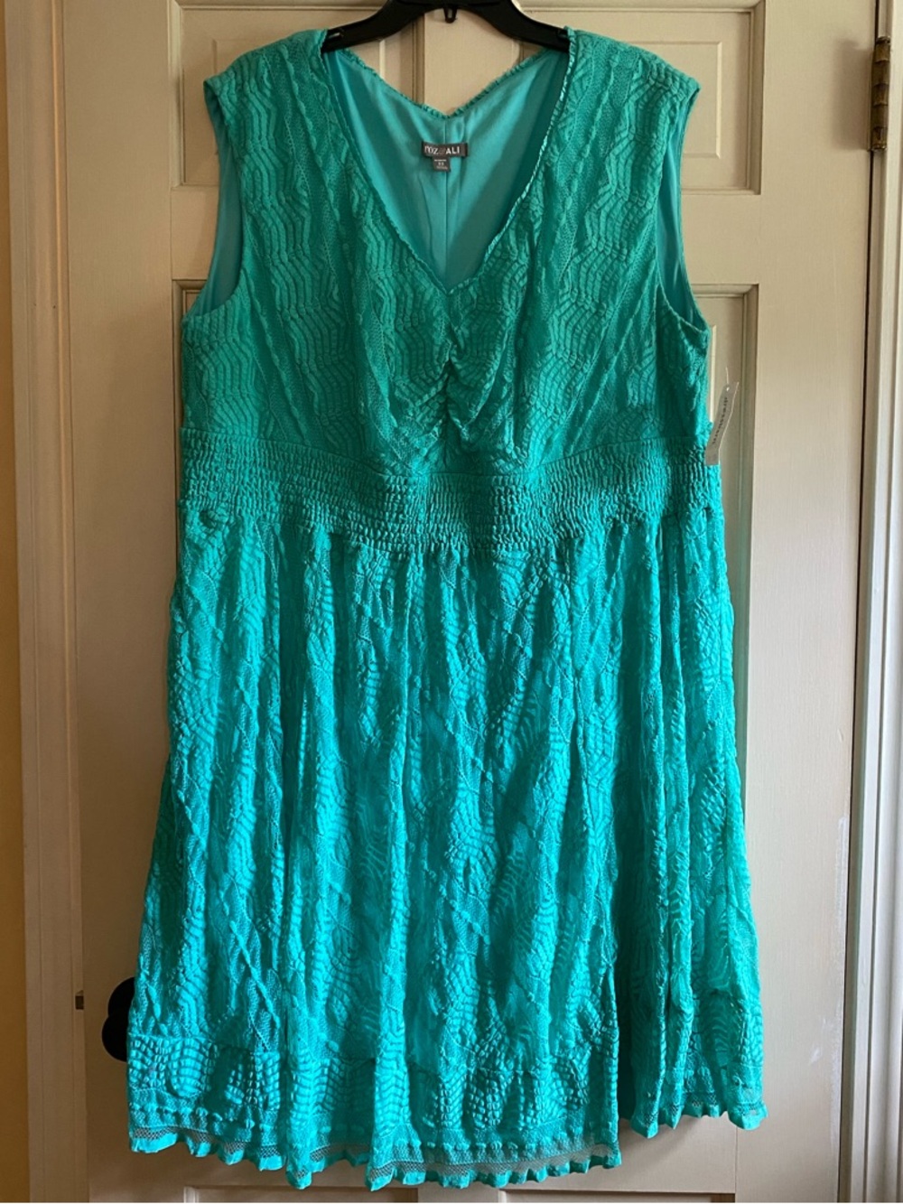Dressbarn Roz & Ali Teal Sleeveless V-Neck Dress